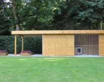 Jaro - Houten hondenren + tuinhuis + overdekt terras 7,3x2m